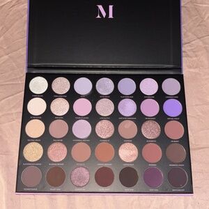 Morphe violet eyeshadow palette